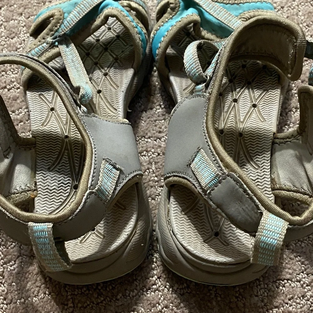G.H. Bass & Co. Blue  and Taupe Size 8 Sandals Summer Vacation Resortwear Fall